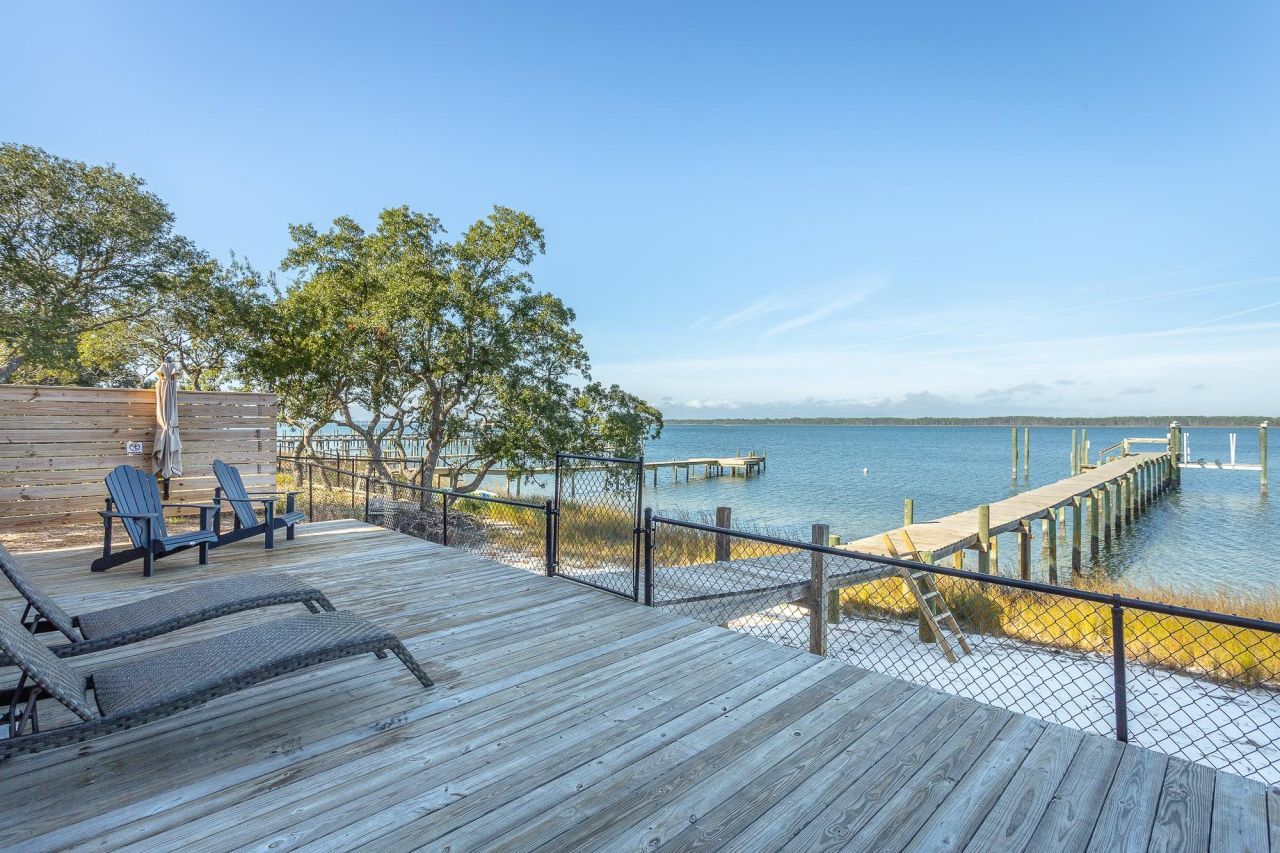 203 Harbor Circle, Alligator Point, FL 32346 Photo