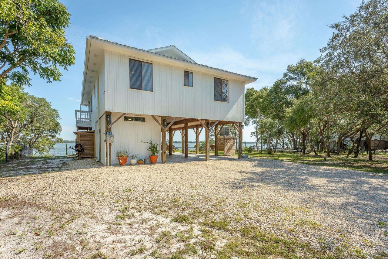 203 Harbor Circle, Alligator Point, FL 32346 Photo
