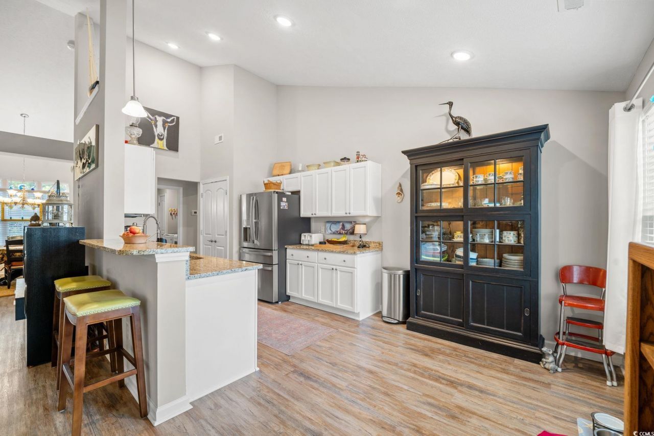 652 Sun Colony Blvd. Photo 16