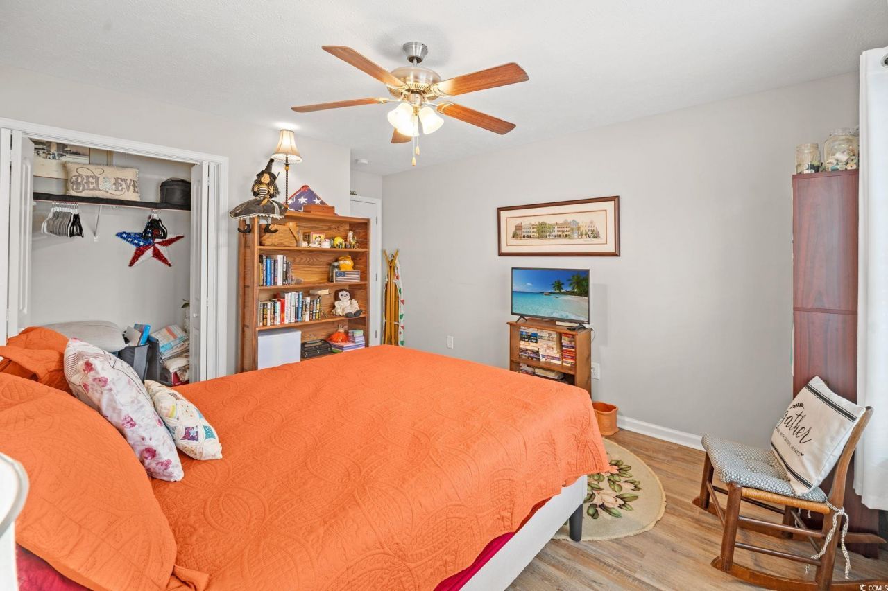 652 Sun Colony Blvd. Photo 22