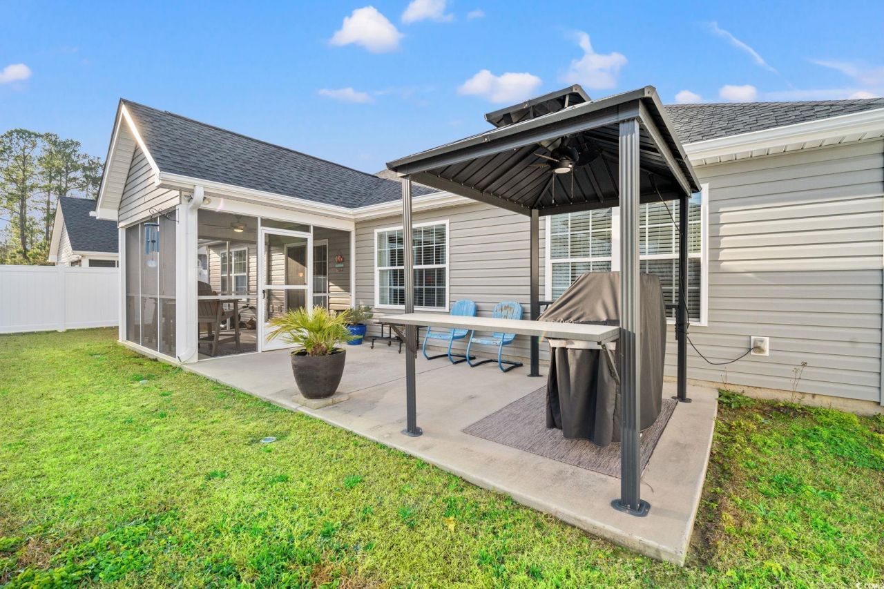 652 Sun Colony Blvd. Photo 31