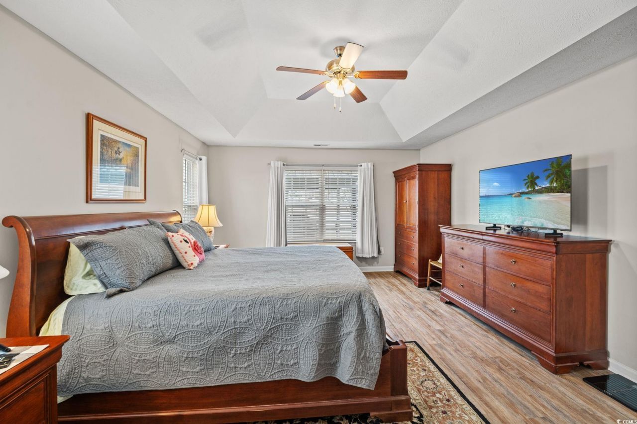 652 Sun Colony Blvd. Photo 8