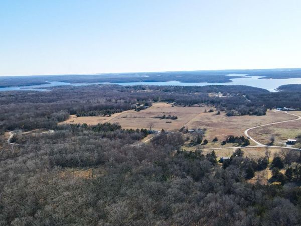 21458 Canyon Drive, Wheatland, MO 65779