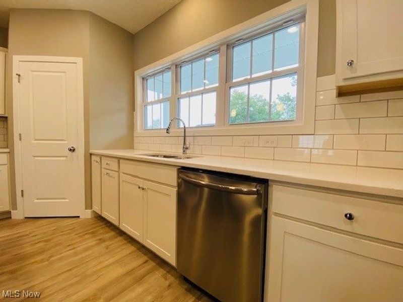 4310 Literary Lane, Willoughby, OH 44094 Photo 5