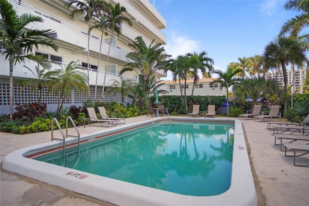 3212 NE 12th Street, Unit 203, Pompano Beach, FL 33062 Photo