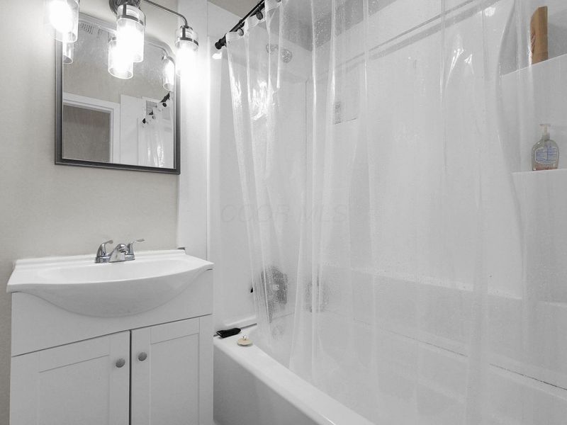 124 Buckeye Circle, Columbus, OH 43217 Photo 19