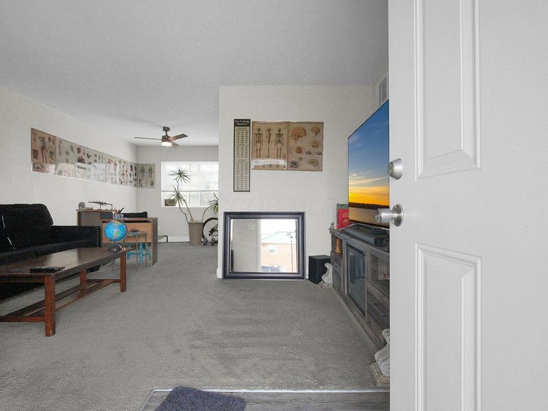 124 Buckeye Circle, Columbus, OH 43217 Photo 4