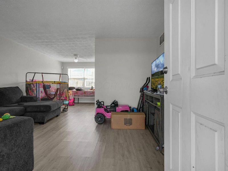 129 Buckeye Circle, Columbus, OH 43217 Photo 13