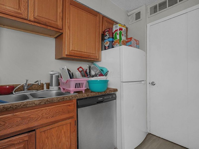 129 Buckeye Circle, Columbus, OH 43217 Photo 22