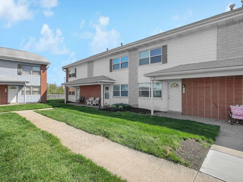 129 Buckeye Circle, Columbus, OH 43217 Photo 5