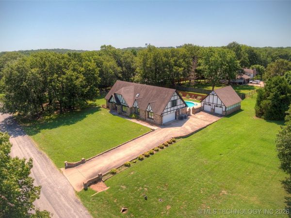 17834 E 93rd Street North , Owasso, OK 74055