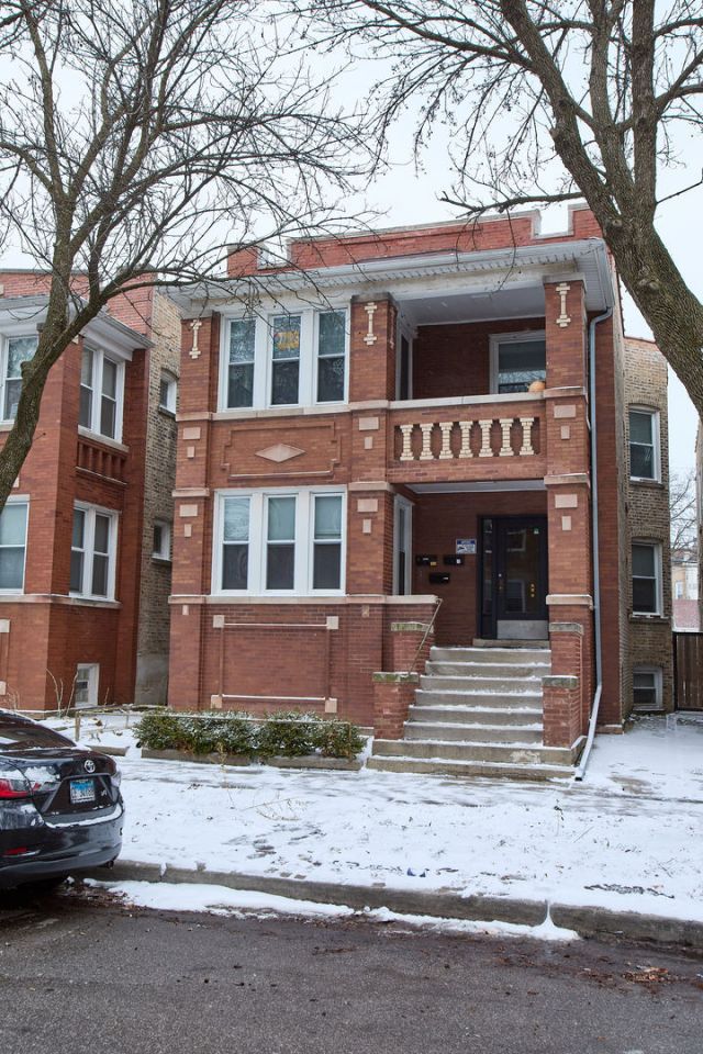 3322 W Wilson Avenue, Chicago, IL 60625 Main Photo