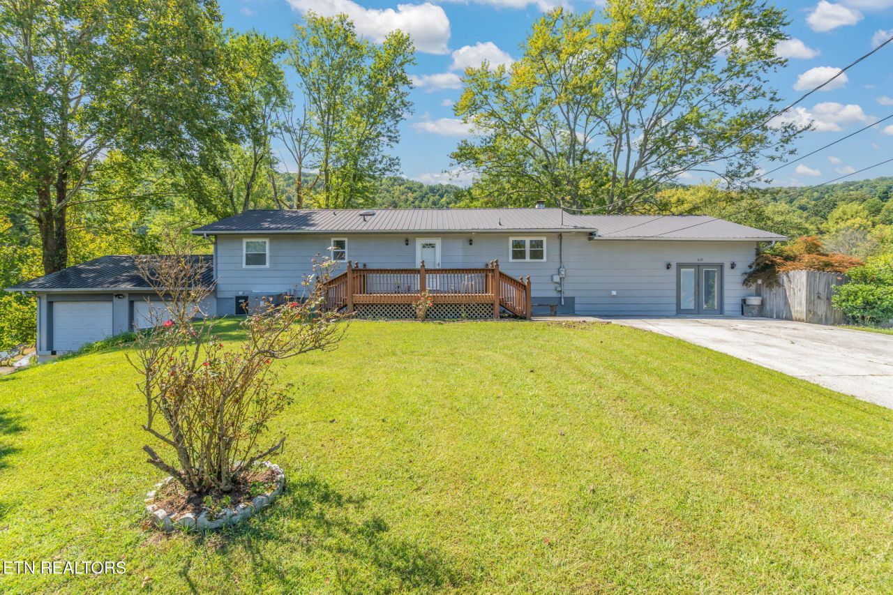209 Strawberry Lane, Caryville, TN 37714 Main Photo