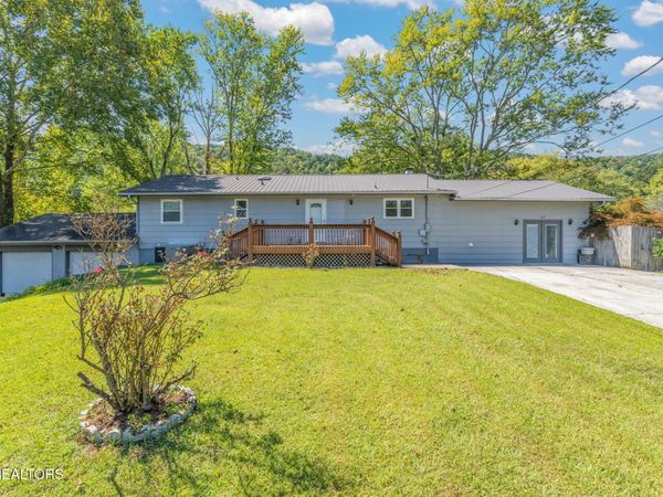 209 Strawberry Lane, Caryville, TN 37714