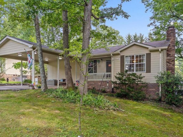 1018 Ridgeway Avenue, Signal Mountain, TN 37377