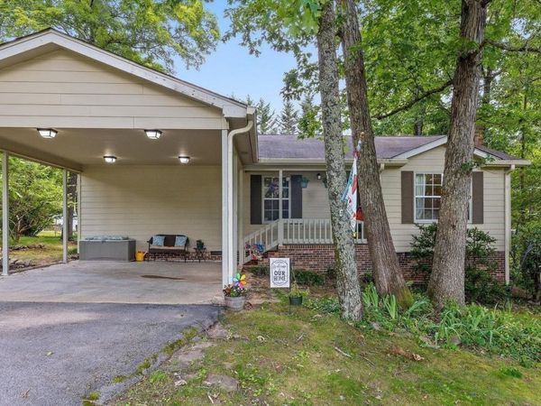 1018 Ridgeway Avenue, Signal Mountain, TN 37377