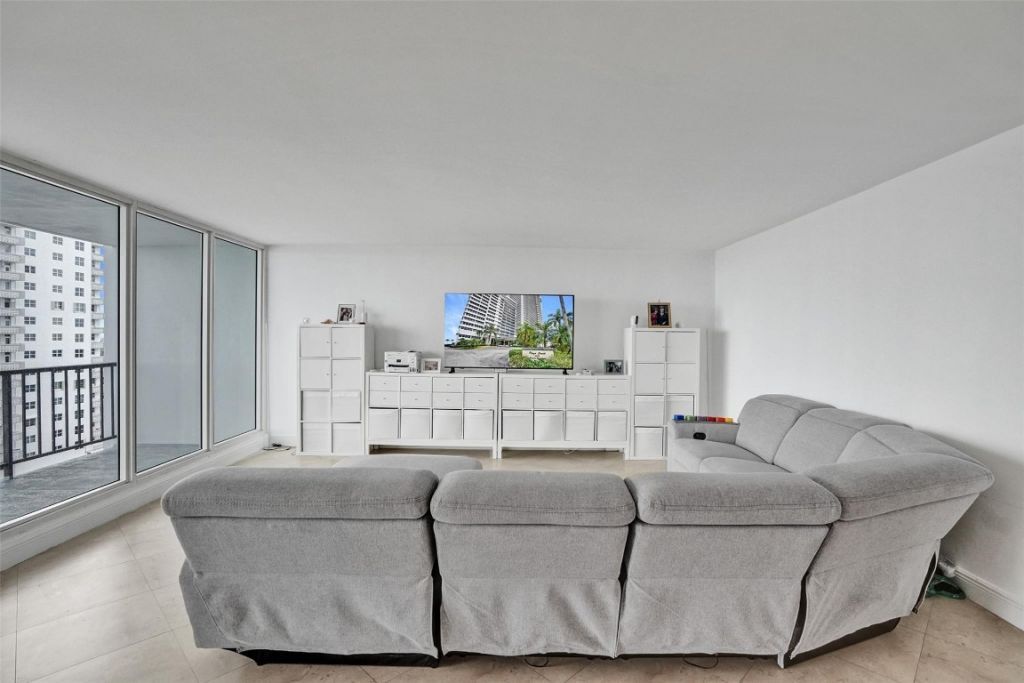 4280 Galt Ocean Drive, Unit 8N, Fort Lauderdale, FL 33308 Photo