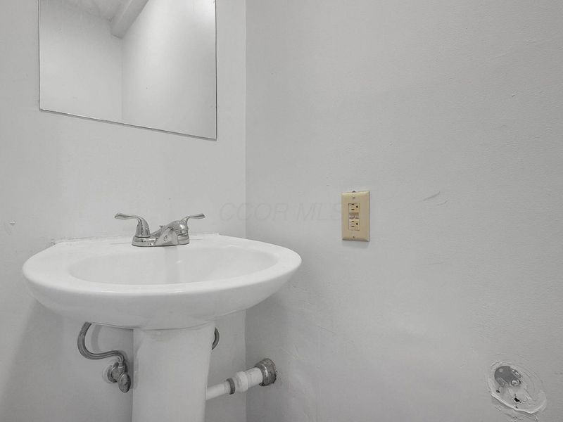 156 Buckeye Circle, Columbus, OH 43217 Photo 13