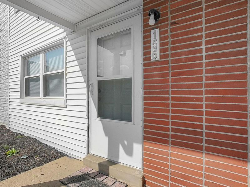 156 Buckeye Circle, Columbus, OH 43217 Photo 2