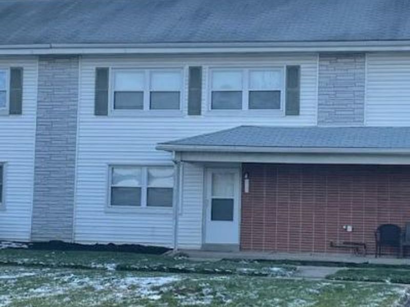 156 Buckeye Circle, Columbus, OH 43217 Photo 2