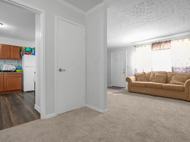 156 Buckeye Circle, Columbus, OH 43217 Photo 7