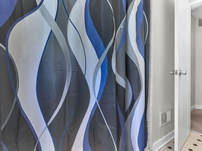 219 Buckeye Circle, Columbus, OH 43217 Photo 19