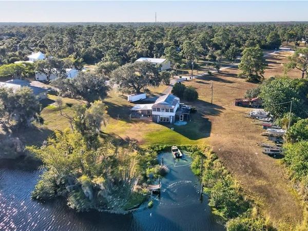 2111 Gardner CT, ALVA, FL 33920