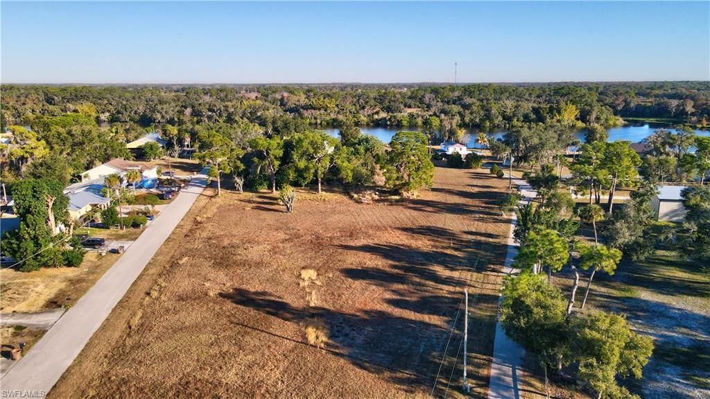 2111 Gardner Ct, Alva, FL 33920 Photo