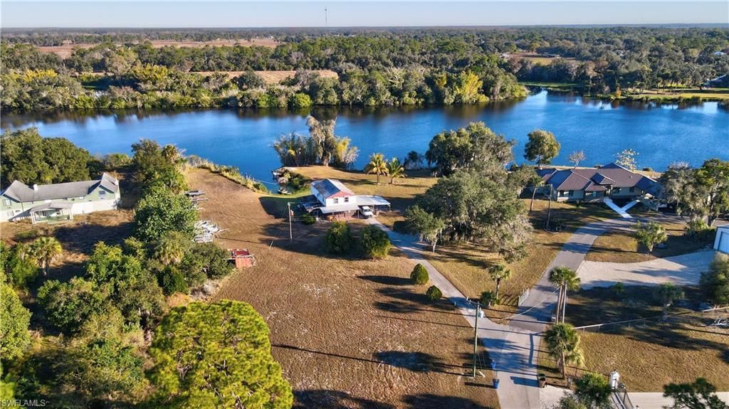 2111 Gardner Ct, Alva, FL 33920 Photo