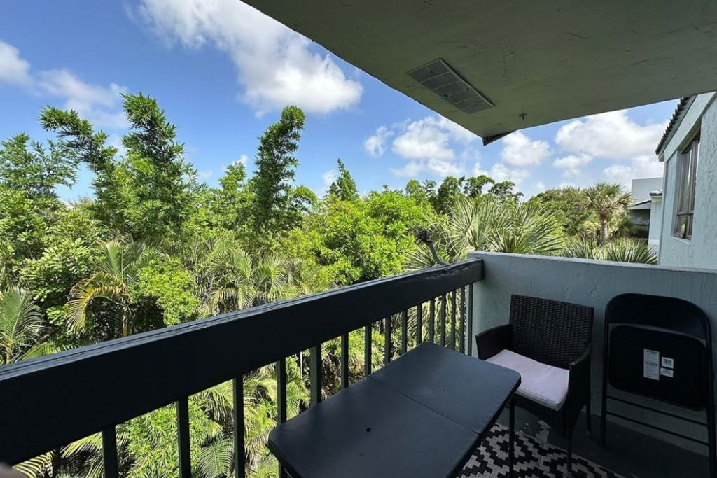 1900 N Congress Ave, Unit 407, West Palm Beach, FL 33401 Photo