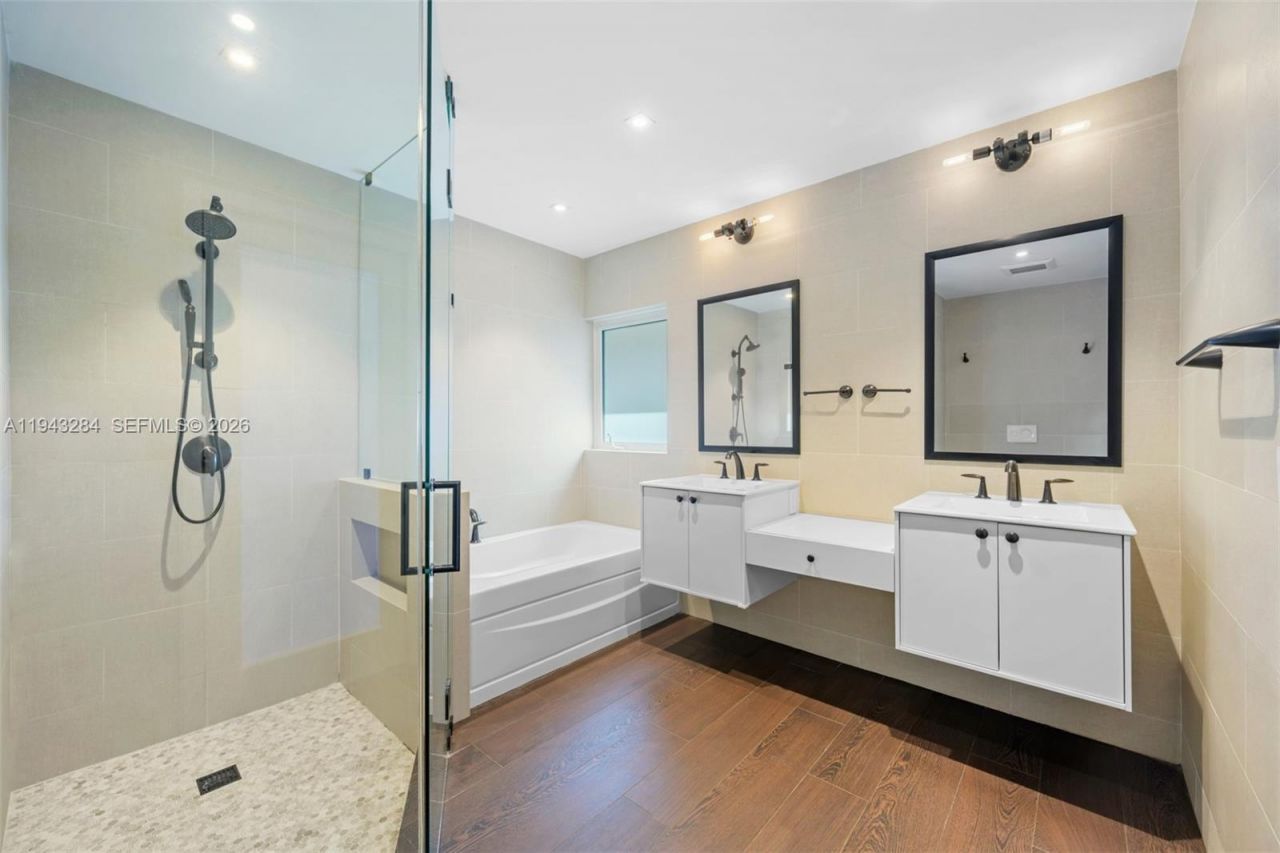 16440 Ruby Lk, Weston, FL 33331 Photo