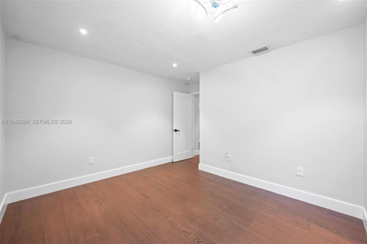 16440 Ruby Lk, Weston, FL 33331 Photo