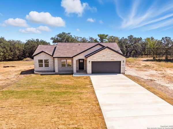 16724 Tapatio St., Atascosa, TX 78002