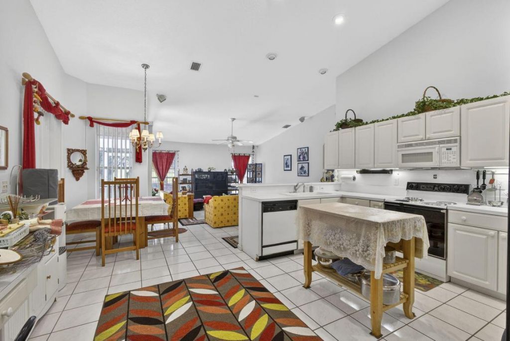 1940 S Club Drive, Wellington, FL 33414 Photo