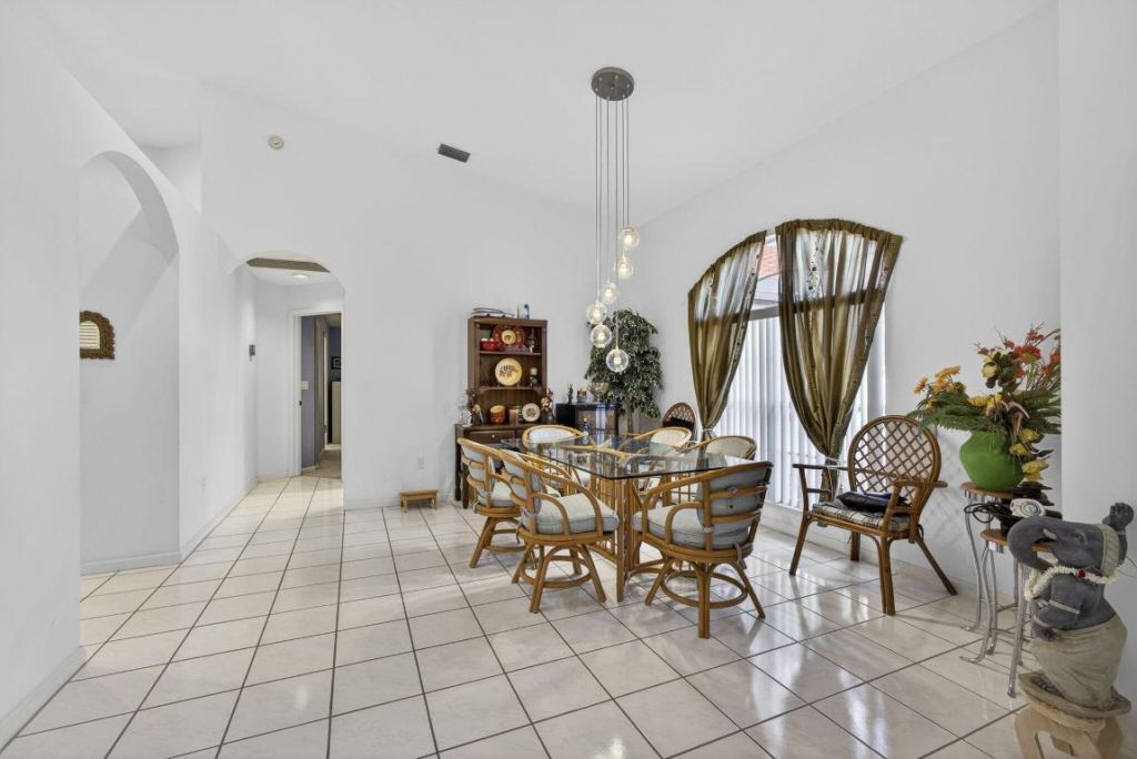 1940 S Club Drive, Wellington, FL 33414 Photo