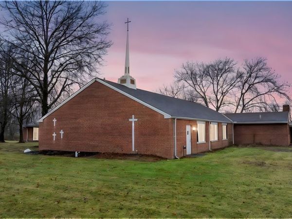 7000 Ridge Road, Parma, OH 44129