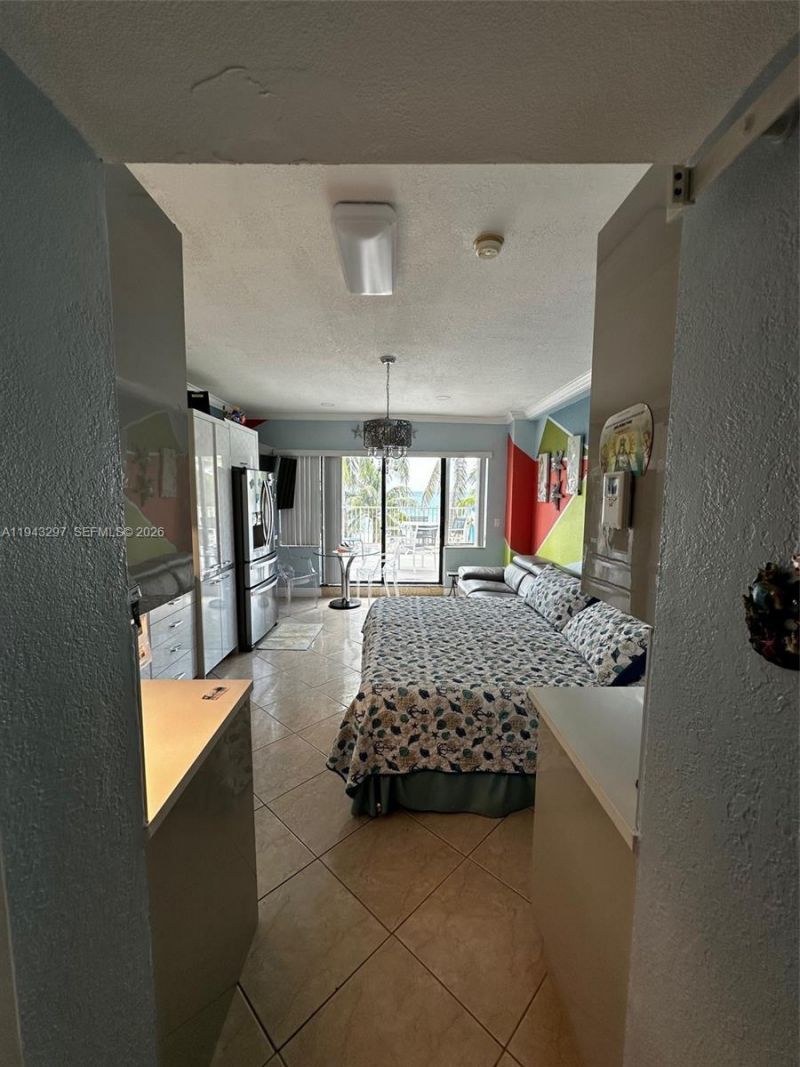 6345 Collins Ave , Unit 435, Miami Beach, FL 33141 Photo