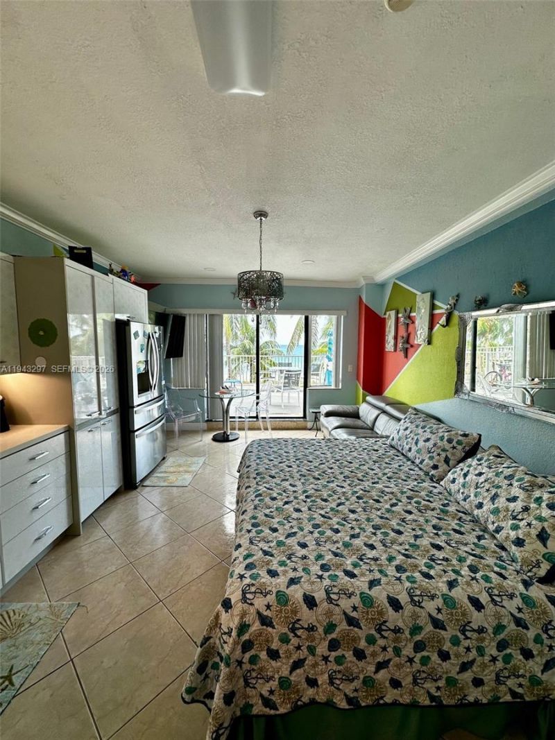 6345 Collins Ave , Unit 435, Miami Beach, FL 33141 Photo