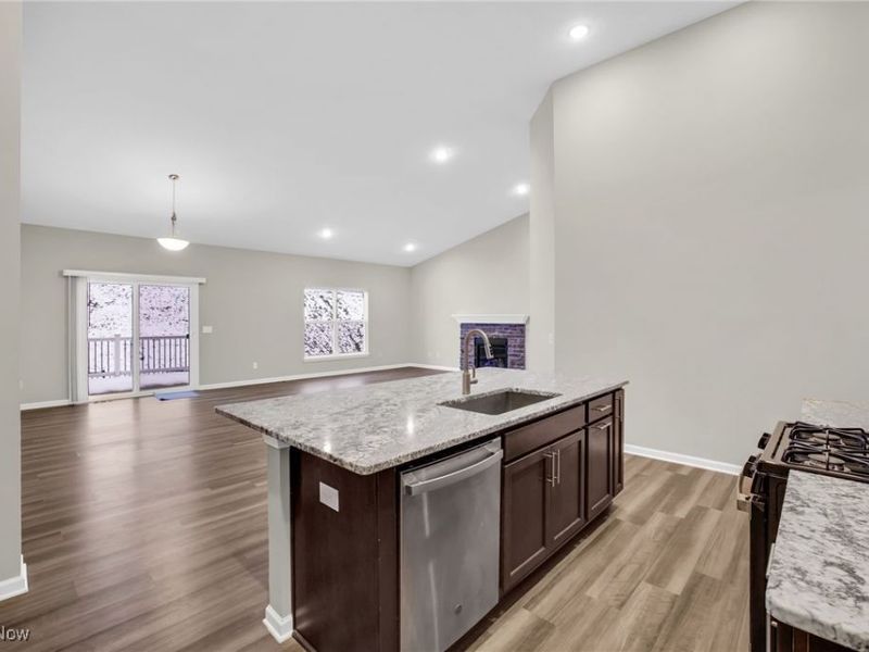 1236 Selena Grove, Uniontown, OH 44685 Photo 11