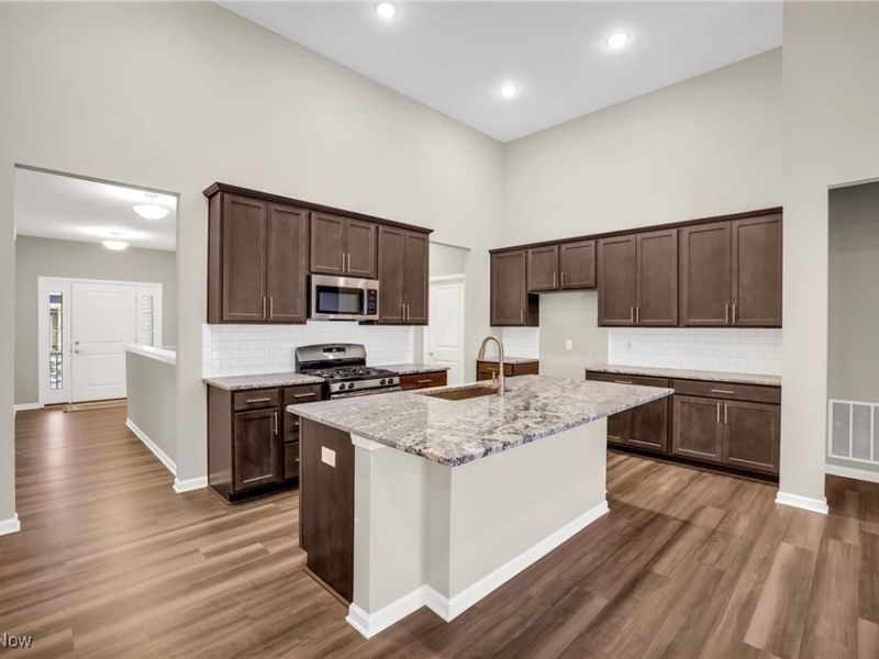 1236 Selena Grove, Uniontown, OH 44685 Photo 5