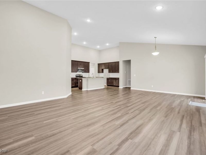 1236 Selena Grove, Uniontown, OH 44685 Photo 7