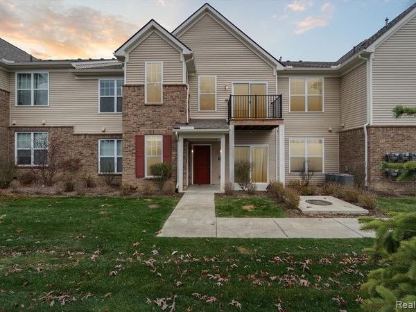 9804 RIDGE RUN Street, Hartland Twp, MI 48855