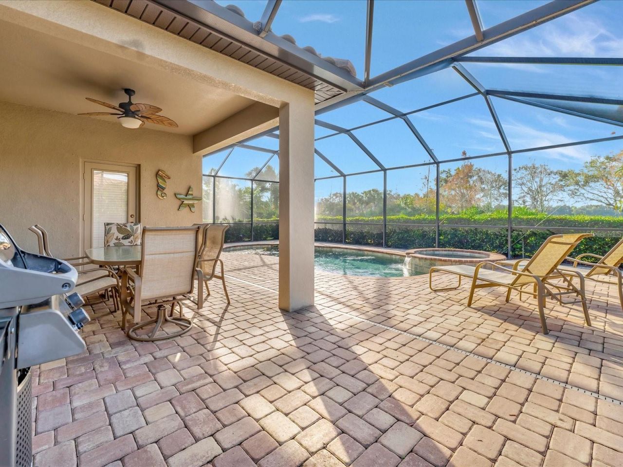 6880 Willowshire Way, Bradenton, FL 34212 Photo