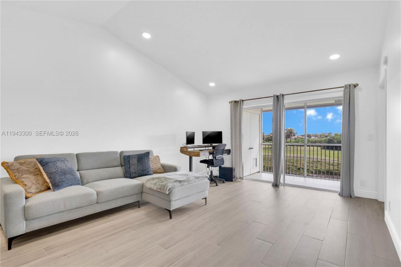 3001 Holiday Springs Blvd, Unit 202, Margate, FL 33063 Photo