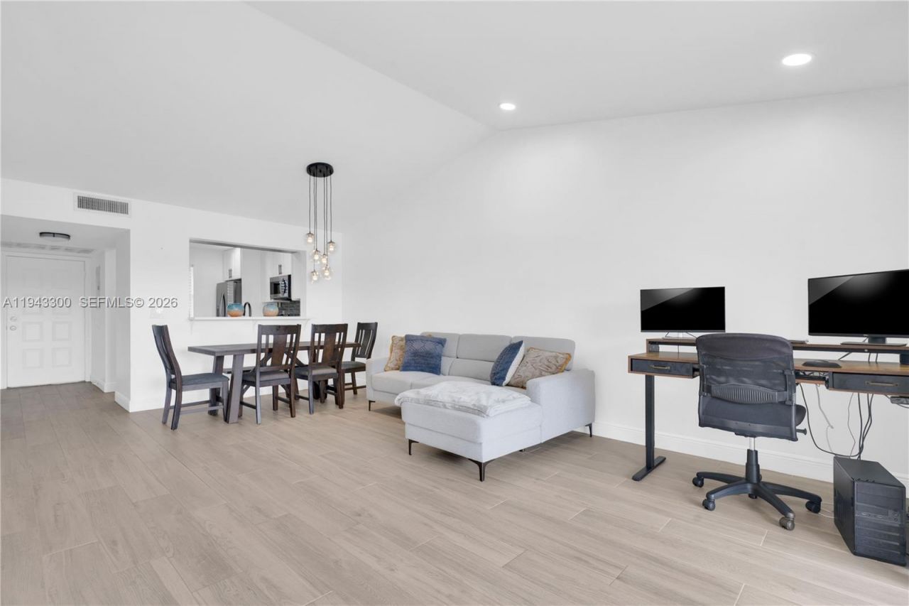 3001 Holiday Springs Blvd, Unit 202, Margate, FL 33063 Photo