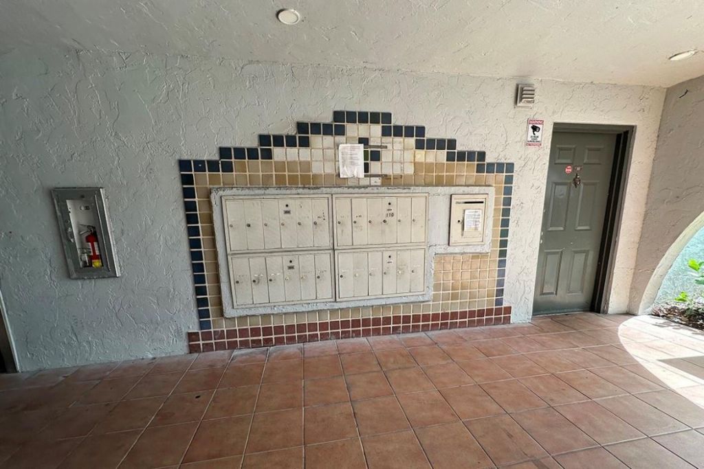 1900 N Congress Ave, Unit 407, West Palm Beach, FL 33401 Photo