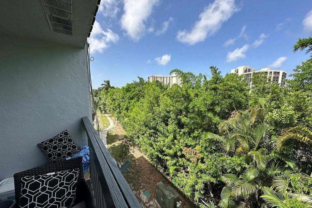 1900 N Congress Ave, Unit 407, West Palm Beach, FL 33401 Photo