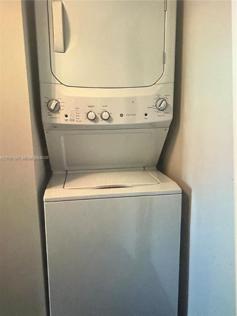 2000 Towerside Ter, Unit 1005, Miami, FL 33138 Photo