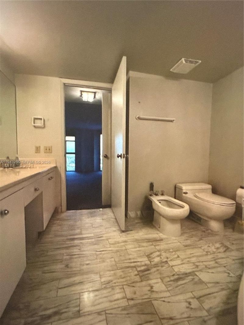 2000 Towerside Ter, Unit 1005, Miami, FL 33138 Photo