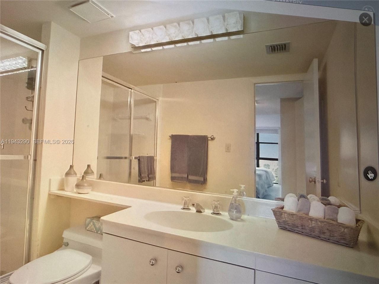 2000 Towerside Ter, Unit 1005, Miami, FL 33138 Photo